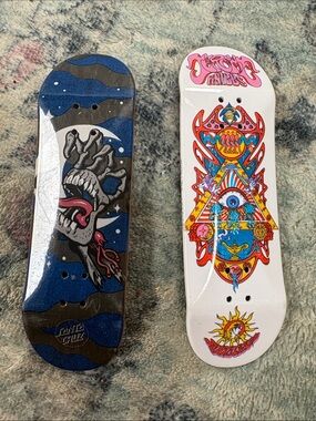 Tech Deck Santa Cruz Screaming hand tech decks just the boards.